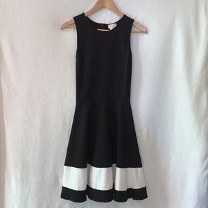 Love...Ady✨Black w/ Bold White Stripe Fit & Flare Dress Size S